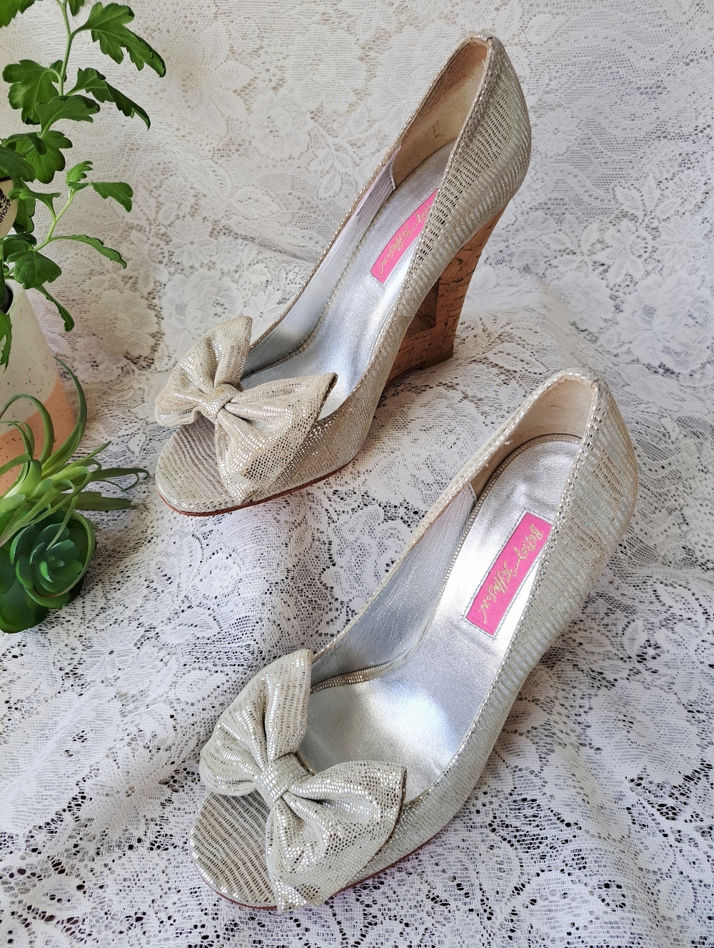 Rare Betsey Johnson Peep Toe Sparkling Silver Wedge Heels w Bows 8.5 M Evening